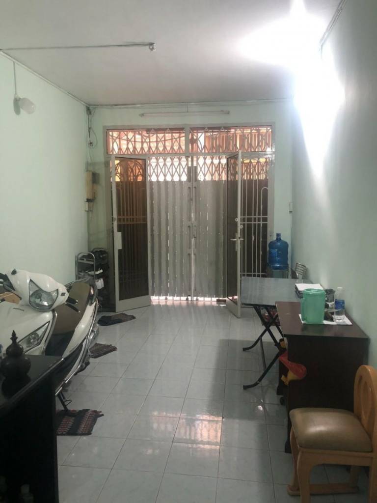 Bán nhà riêng 60m2 tại Thái Thịnh, Đống Đa, mặt tiền rộng, tiện ích đầy đủ